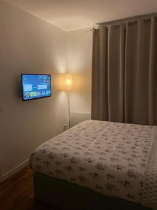 Апартаменты : Charming 40m² In Nation Париж